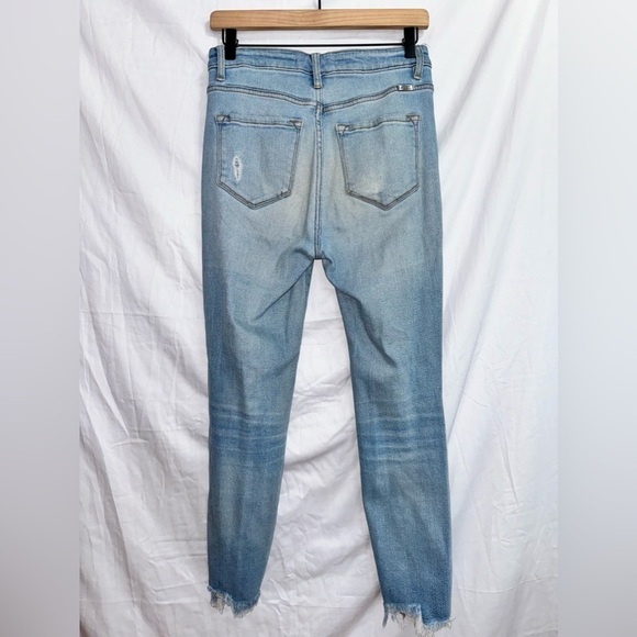 Kancan Light Wash Denim High Waisted Frayed Hem Ankle Length Jeans size 5/26 - Picture 6 of 6